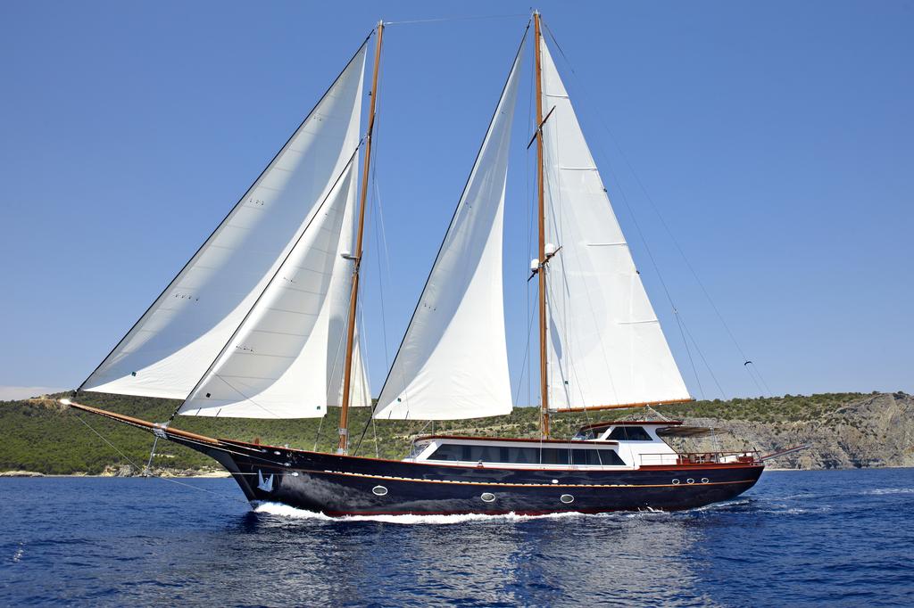 Iraklis L Yacht Greece